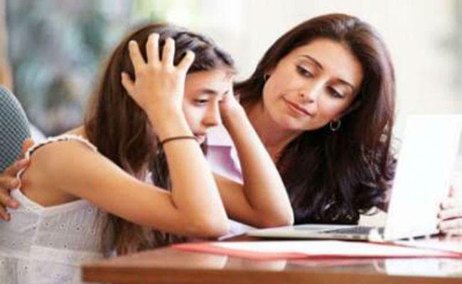 अभिभावक अपने बच्चों को सिखाएं जीवन का व्यावहारिक पाठ