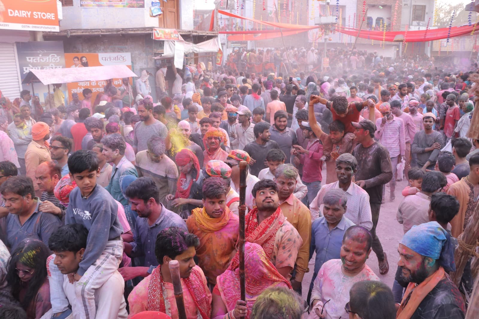 Lathmar Holi 2023: नंदगांव की लठमार होली आज, यहां दिखता है सखी भाव