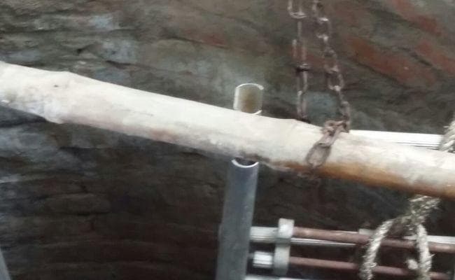 बक्सर : चौसा में कुएं में गिरने से तीन लोगों की मौत, मृतकों के परिजनों को मिलेंगे चार-चार लाख मुआवजा, देखें लाइव वीडियो