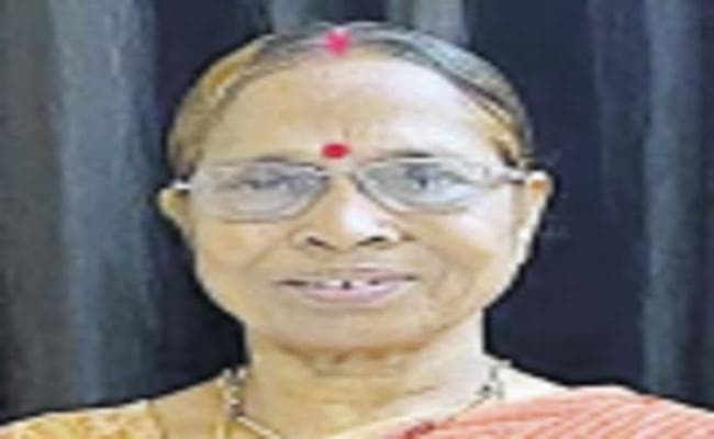 पूर्व सांसद की पत्नी ने कहा, दूसरी महिला को देते है पेंशन की राशि