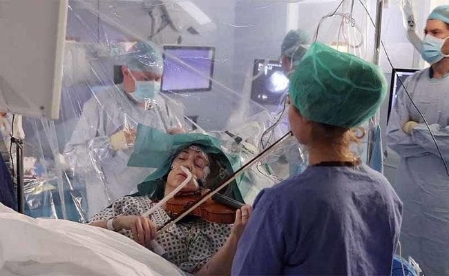 Brain Surgery के दौरान Violin क्यों बजाती रही यह महिला? जानकर चौंक जाएंगे आप