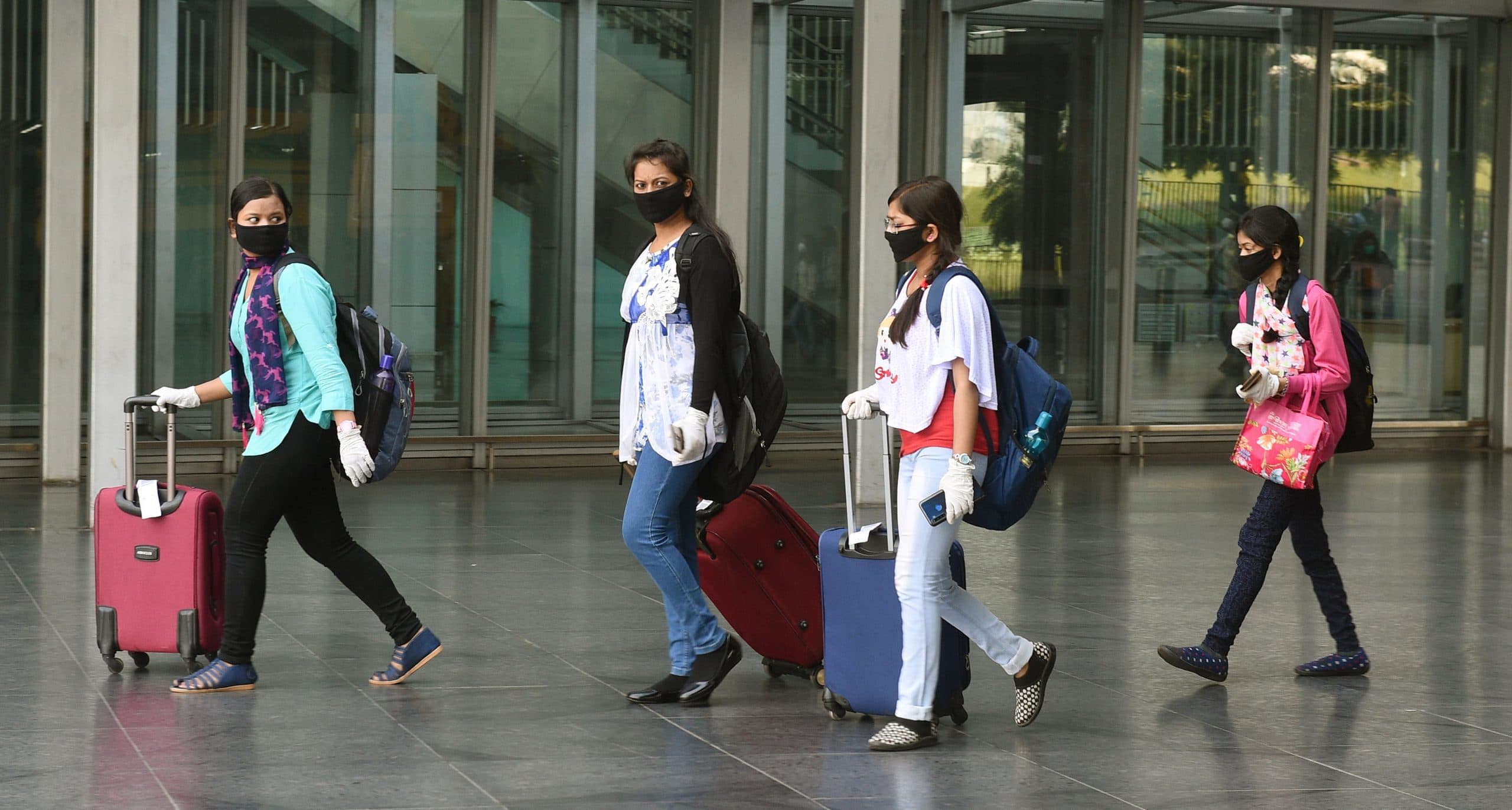 Lockdown In India: देश में फिर लगेगा लॉकडाउन, 20 दिन स्कूल रहेंगे बंद? जानें वायरल मैसेज का सच