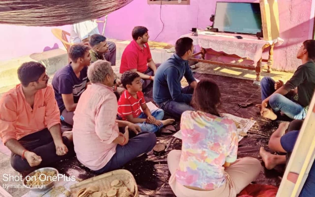 Chhath Puja-World Cup 2023 : छठ पर्व वर्ल्ड कप फाइनल मैच के साथ ऐसे बना रहे ठेकुआ