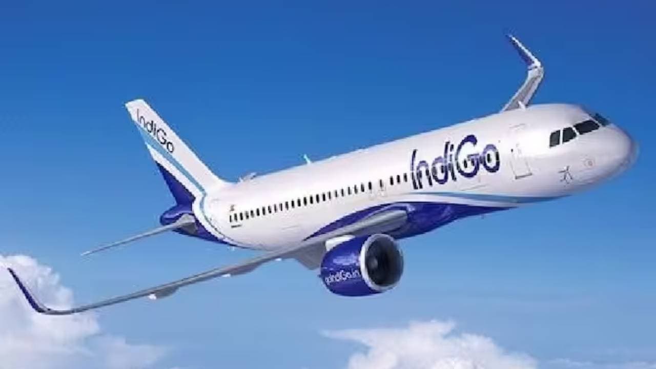 Indigo Flight Ticket: इंडिगो के यात्रियों को लगा झटका, मनचाही सीट के लिए जेब करनी होगी हल्की