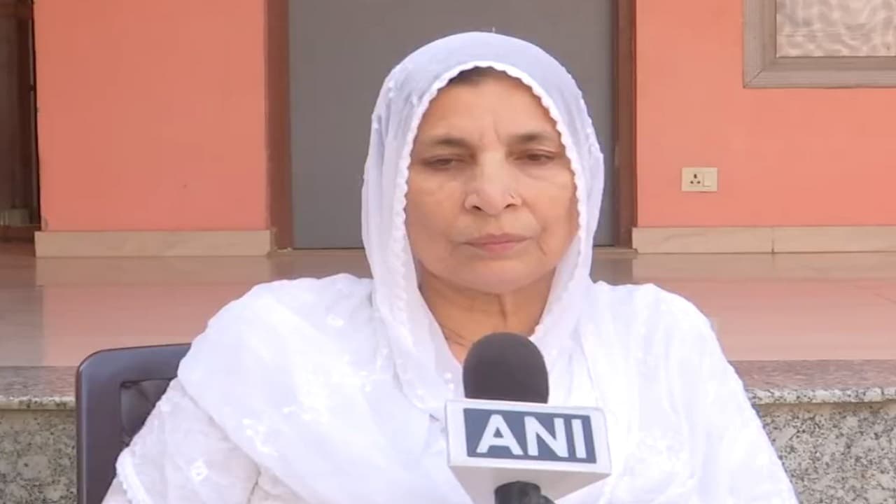 IND vs AUS Final: मो शमी की मां अस्पताल में भर्ती, बेटा अहमदाबाद में कंगारुओें के छुड़ा रहा पसीने