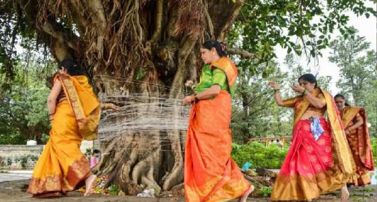 Vat Purnima Vrat 2023: वट पूर्णिमा व्रत कब? जानें किन महिलाओं द्वारा किया जाता है ये व्रत