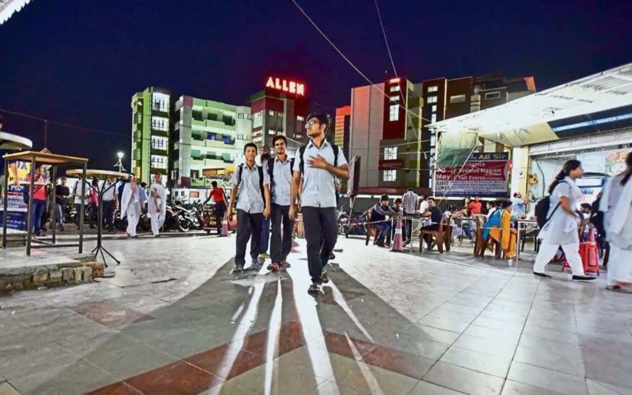 Kota: The Suicide City! बच्चों के साथ रहने पहुंच रहे अभिभावक, ताकि नौनिहाल उठा न लें कोई गलत कदम