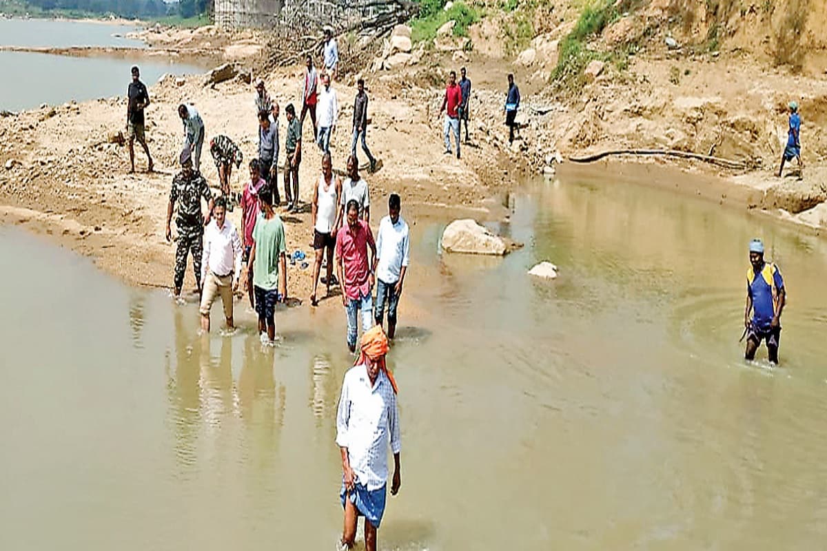 गुमला : सामने आया भ्रष्टाचार, जांच होने तक बंद रहेगा पेयजलापूर्ति भवन का निर्माण कार्य