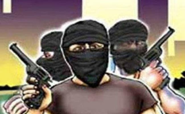 पाटलिपुत्र के हॉस्टल में छात्र बन कर चार माह से रह रहे थे लूट और गार्ड के हत्यारोपी, जानिए पूरा मामला…