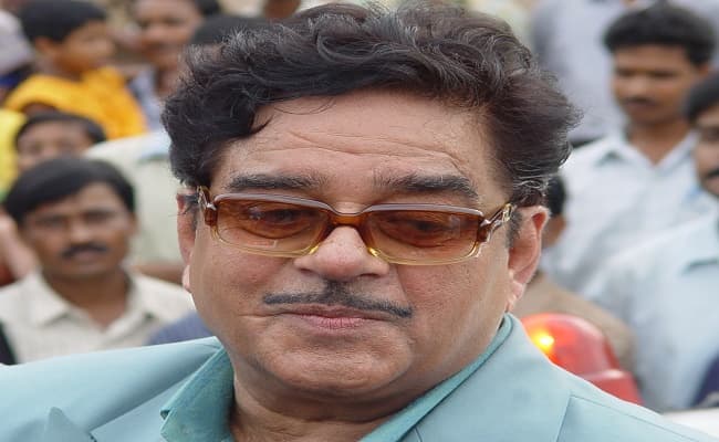 शत्रुघ्न सिन्हा ने ट्वीट कर अमित शाह पर साधा निशाना, फिर कहा- 'बुरा ना मानो होली है'