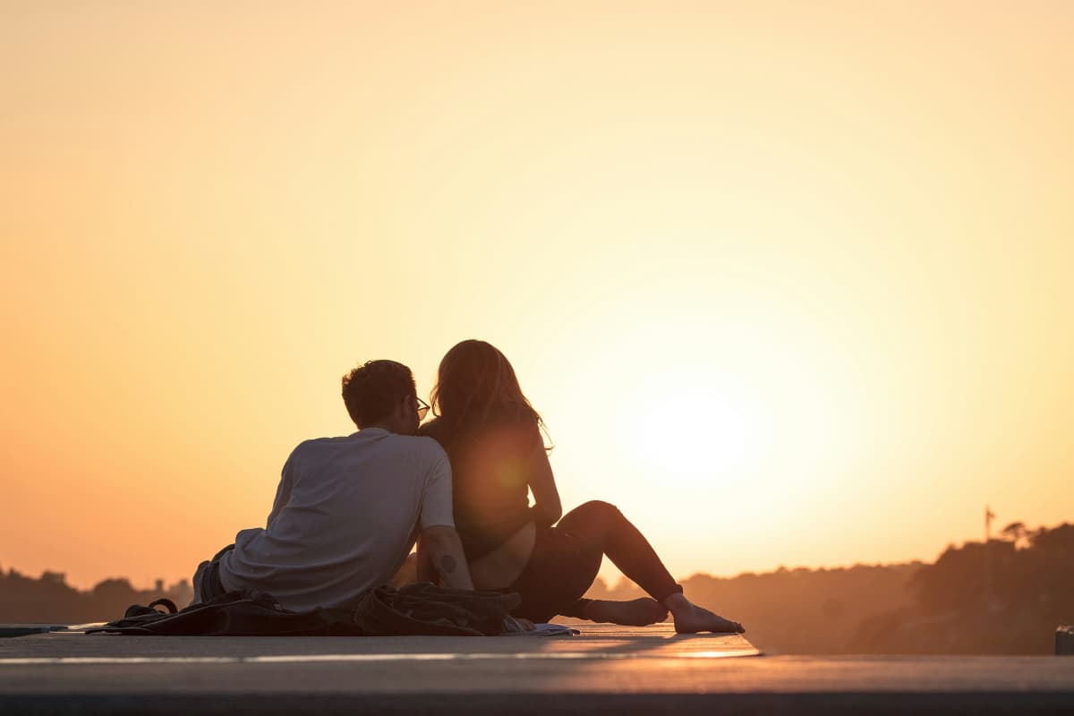 Relationship Tips: रिश्ते में दिखने लगे ये 7 संकेत, तो समझ जाएं कि यही है आपके रिलेशनशिप के लिए ग्रीन सिग्नल