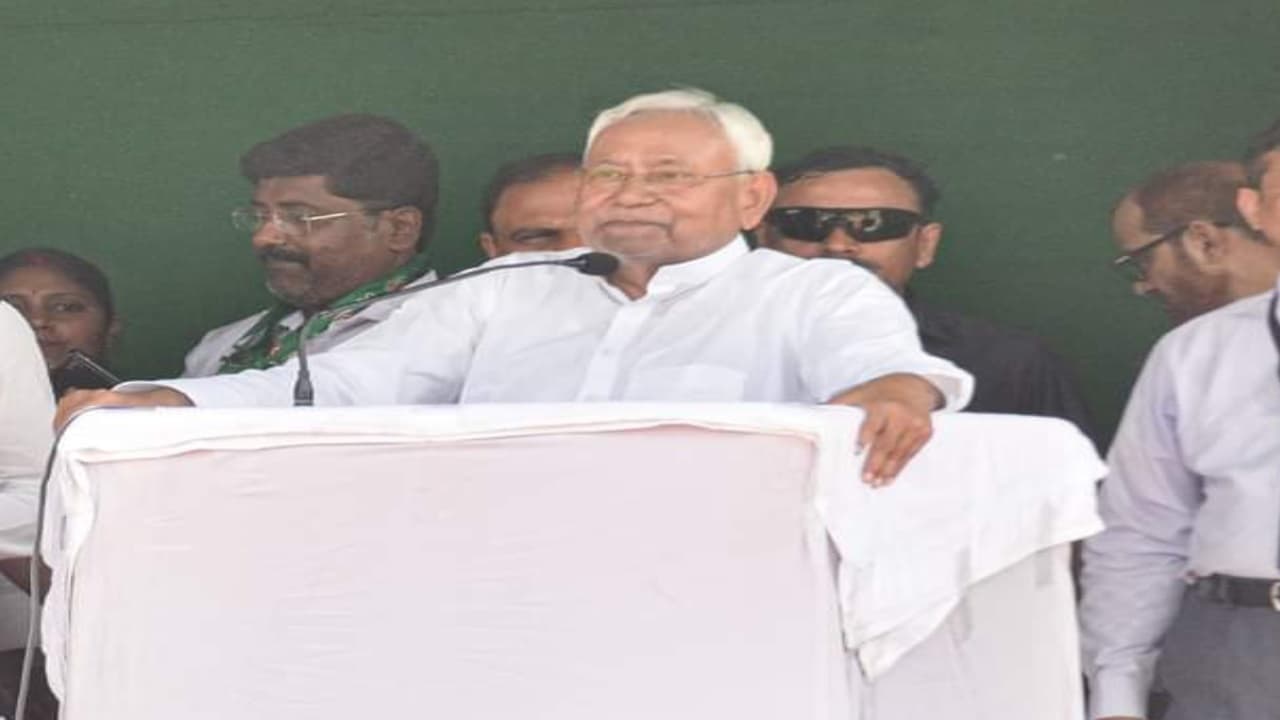 ‘मंत्री नहीं बनाया तो चली गईं विरोधी खेमे में..’ पूर्णिया में बीमा भारती पर बरसे नीतीश कुमार