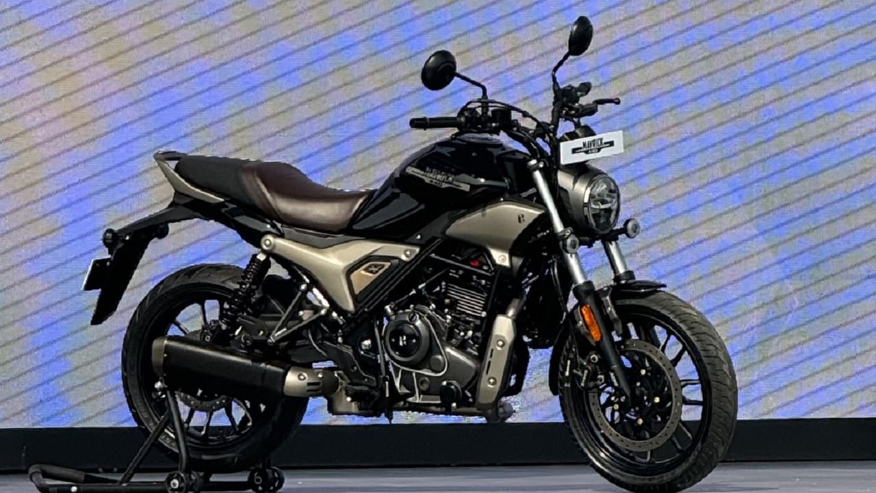 क्लासिक 350 से क्लेश करने आ गई हीरो की नई बाइक, डीलरशिप पर डिलीवरी शुरू