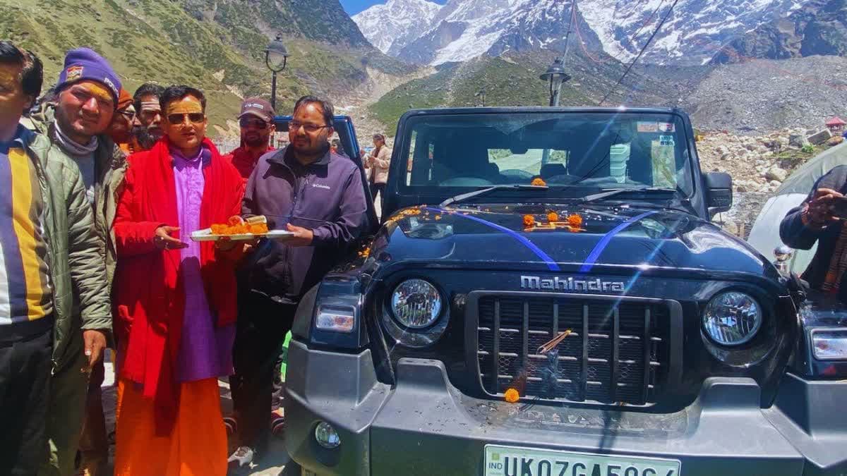 बाबा केदारनाथ के दर पर पहुंची Mahindra Thar, चिनूक हेलीकॉप्टर से किया गया ड्रॉप