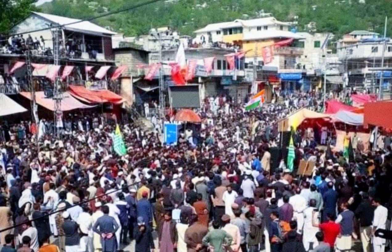 Protest in PoK: पीओके में बवाल, पुलिस और प्रदर्शनकारियों के बीच जोरदार झड़प