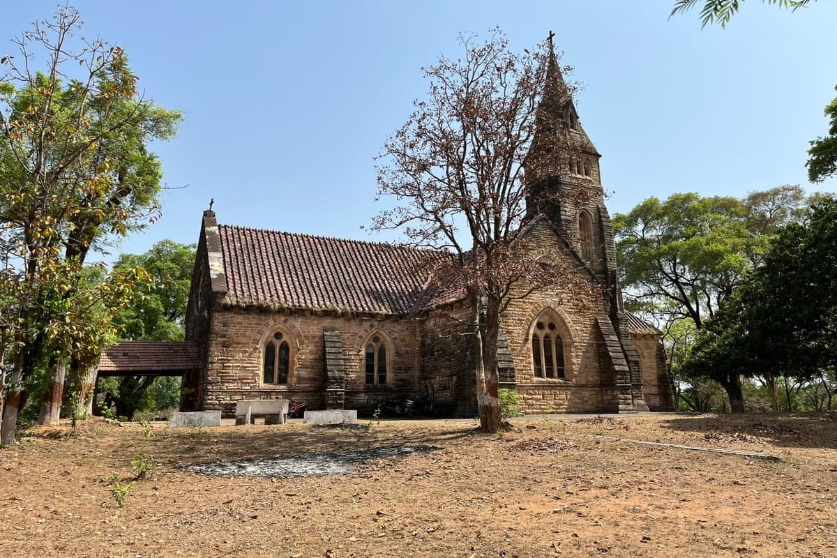 MP Tourism- पचमढ़ी में स्थित है ब्रिटिश औपनिवेशिक काल की विरासत क्राइस्ट चर्च