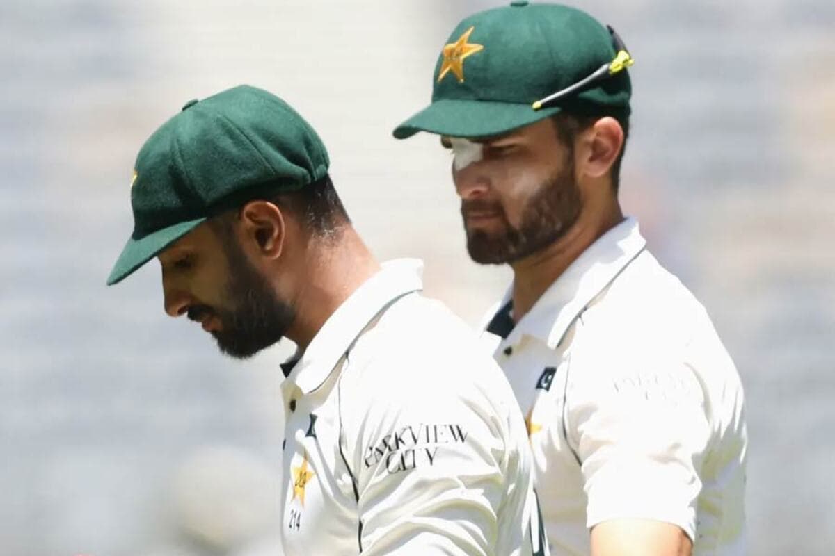 PAK VS BAN:पाकिस्तान टीम में दरार? BAN से हार के बाद शाहीन-मसूद की क्लिप वायरल