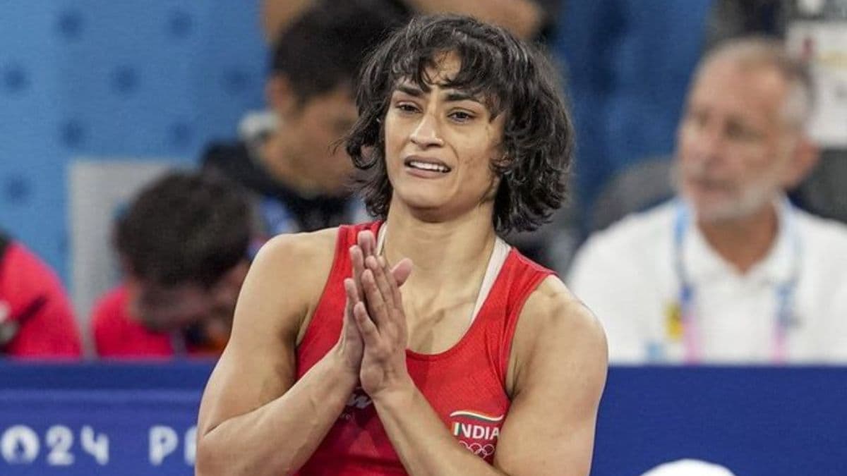 ओलंपिक रजत की याचिका CAS द्वारा खारिज किए जाने के बाद Vinesh Phogat ने तोड़ी चुप्पी