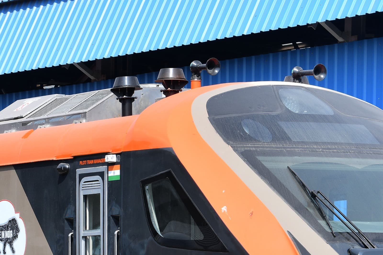 Kavach: रेल सुरक्षा प्रणाली कवच को मथुरा-कोटा रेलखंड पर चालू किया गया