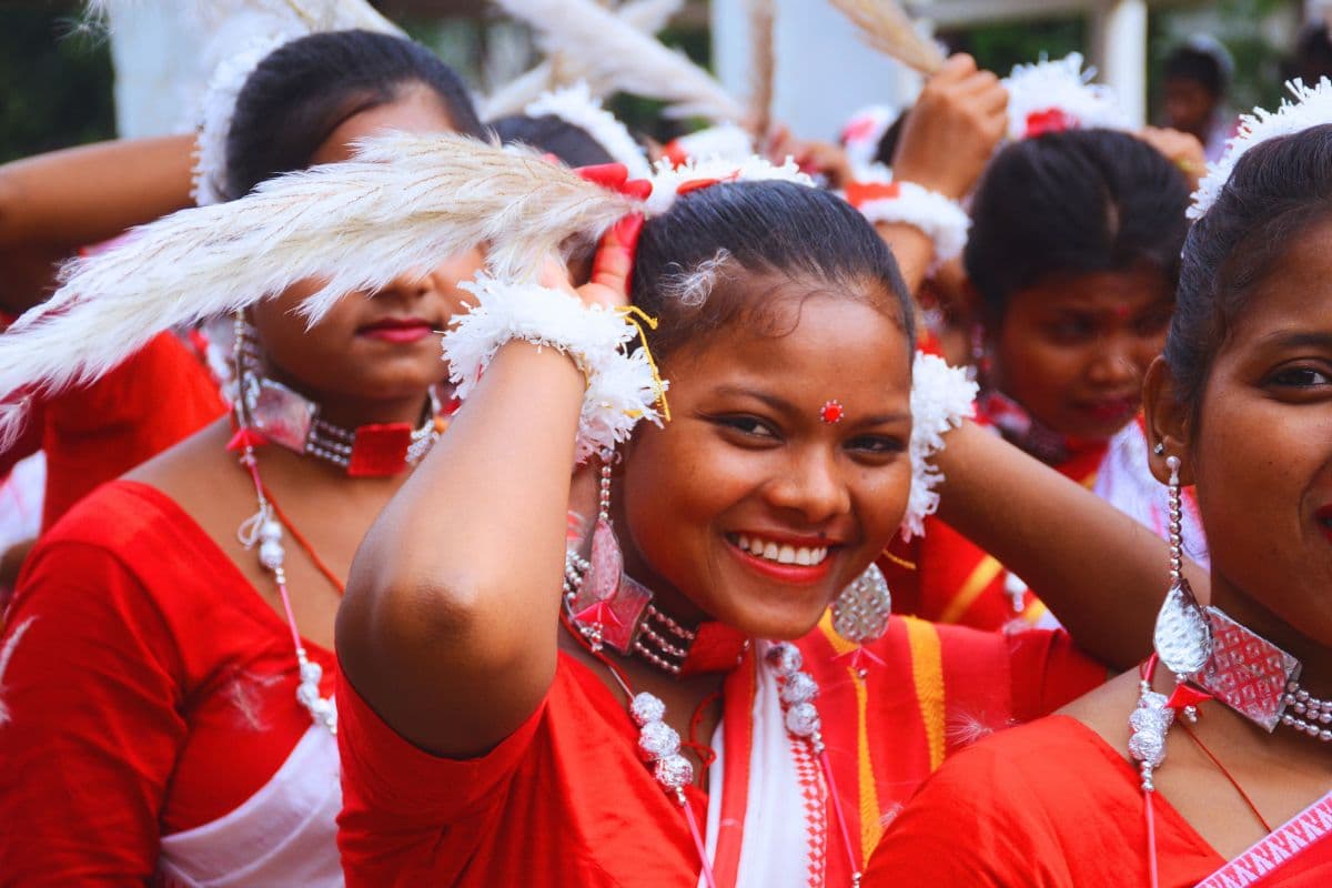 Karma Puja: करम परब की पूर्व संध्या पर मोरहाबादी में दिखी आदिवासी संस्कृति