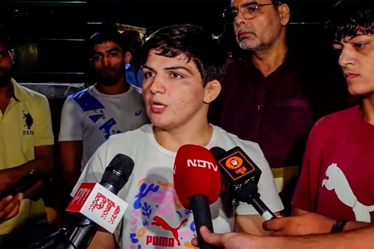 रिटायर्ड पहलवान लगा रहे अड़ंगा, मंत्री के हस्तक्षेप के बाद विश्व कुश्ती चैंपियनशिप में भारत होगा शामिल