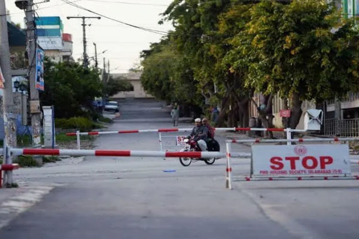 Lockdown in Pakistan: 12 से 16 अक्टूबर तक लॉकडाउन, स्कूल-कॉलेज बंद, शादी पर रोक, जानिए क्यों 