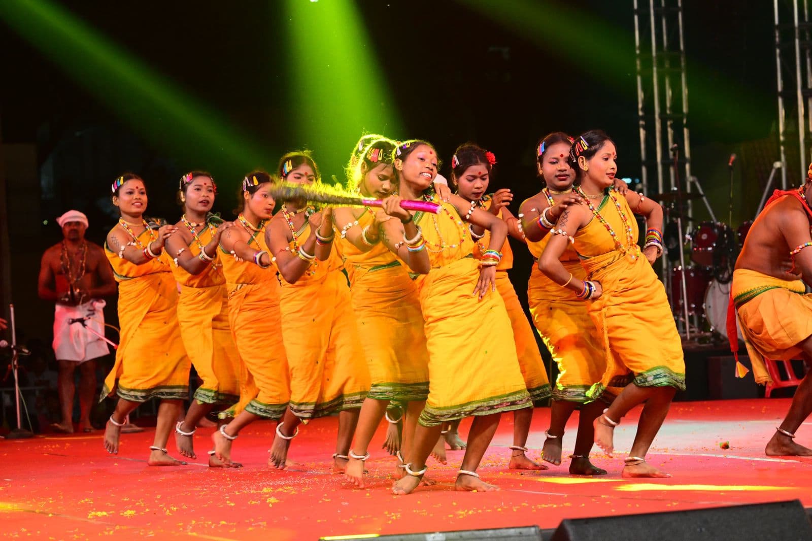 Jharkhand News : खेत-खलियान, नदी, जंगल व पर्वत पर आधारित गीतों व नृत्यों से सजी शाम