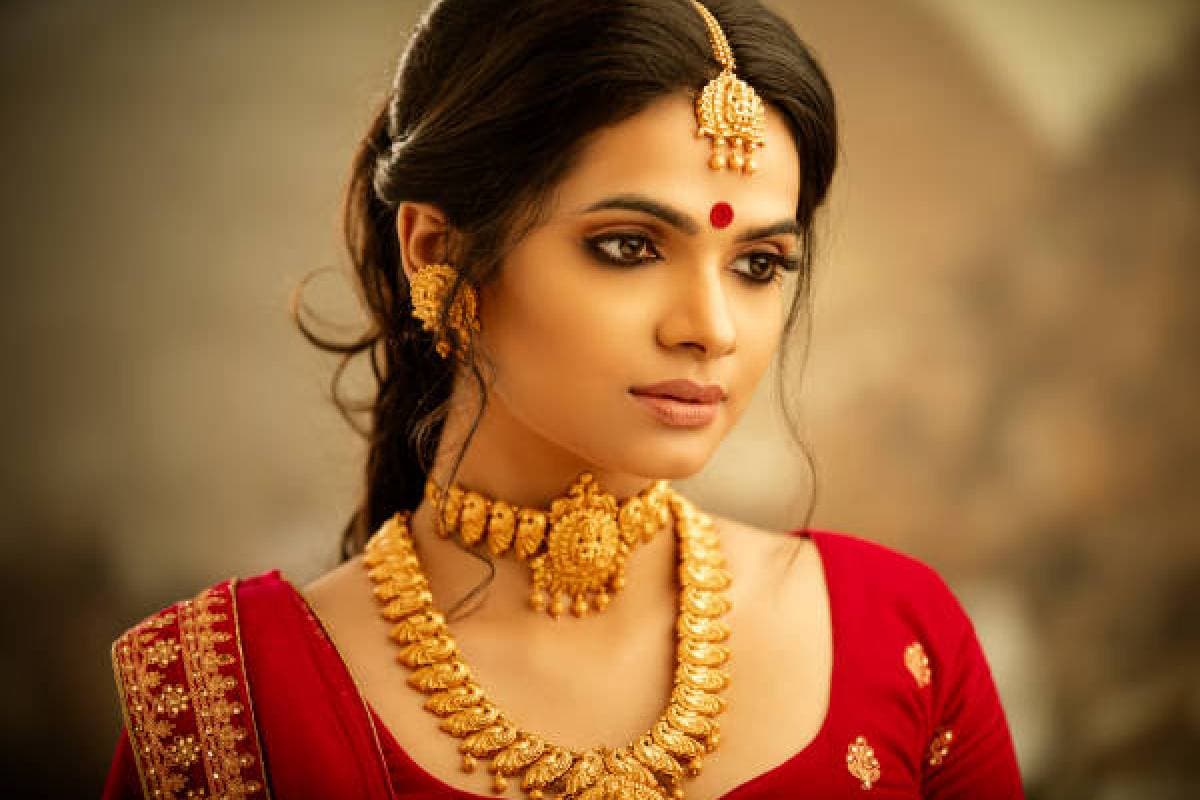 Wedding Jewellery Tips: शादी की शॉपिंग से पहले जानें ये जरूरी बात, नहीं होंगे पैसे बर्बाद