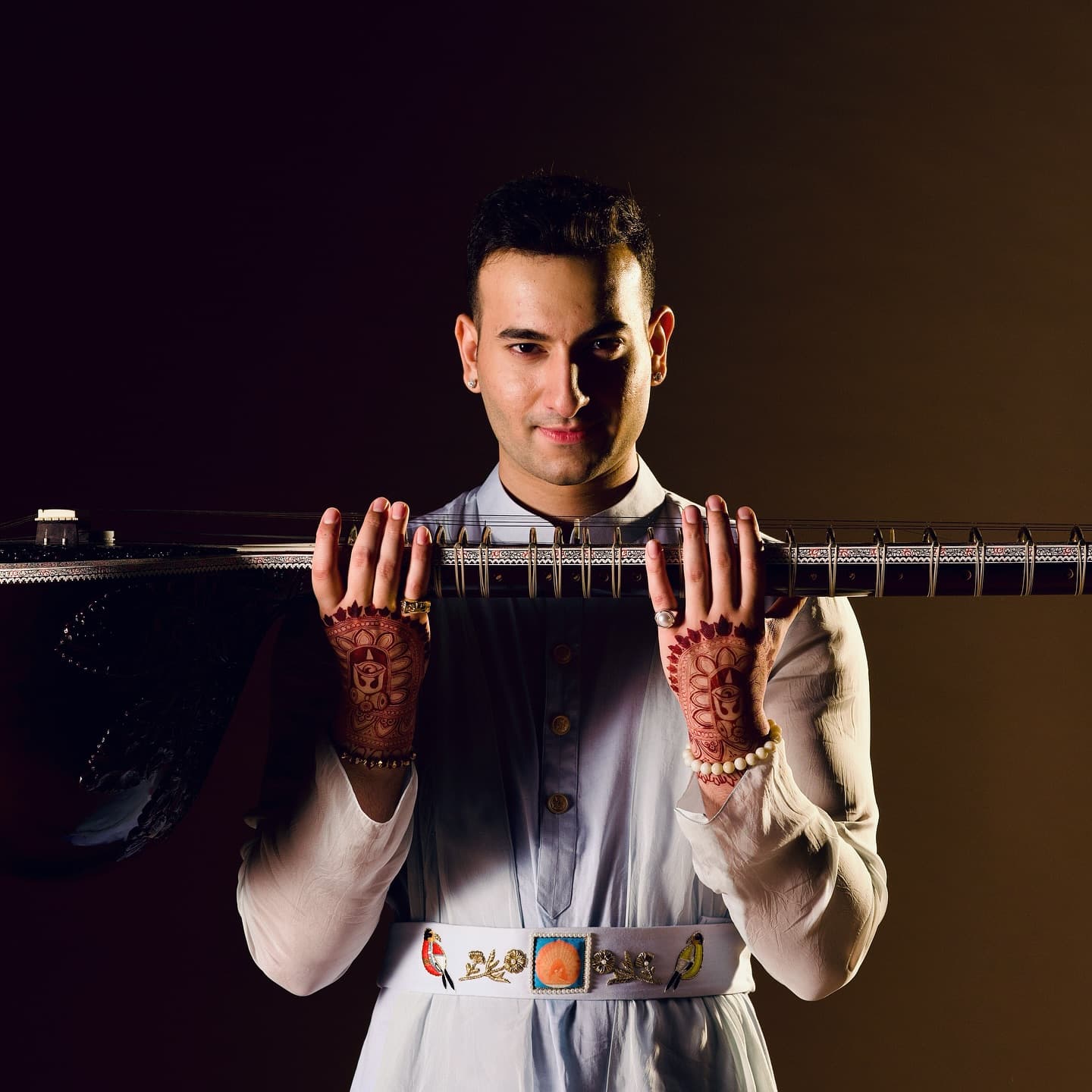 Sitar For Mental Health : सितार के तारों से मानसिक सेहत सुधारने की कोशिश में एक सितार वादक