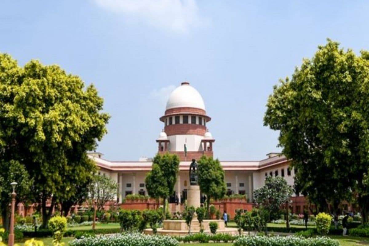 Supreme Court: फर्जी मतदाताओं की पहचान के लिए विशेष गहन पुनरीक्षण जरूरी