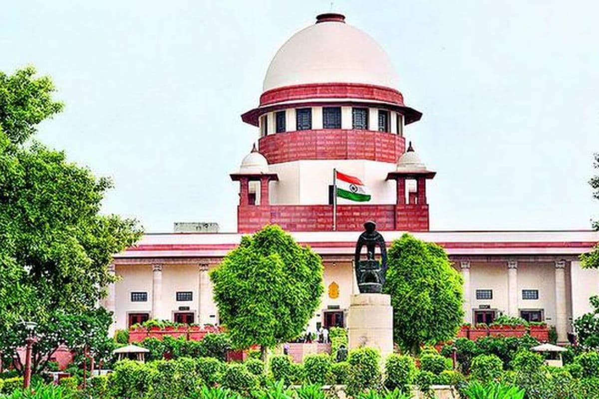 Waqf Amendment Act: 'वैधता के खिलाफ दाखिल याचिकाएं हो खारिज', केंद्र ने SC में दायर किया हलफनामा