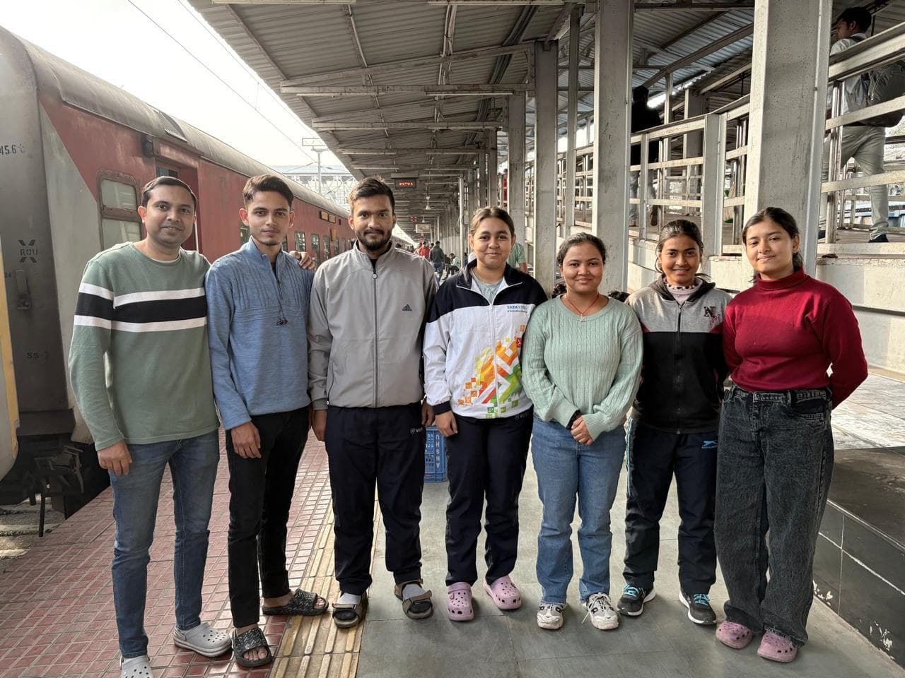 झारखंड सीनियर टेबल टेनिस टीम सूरत रवाना