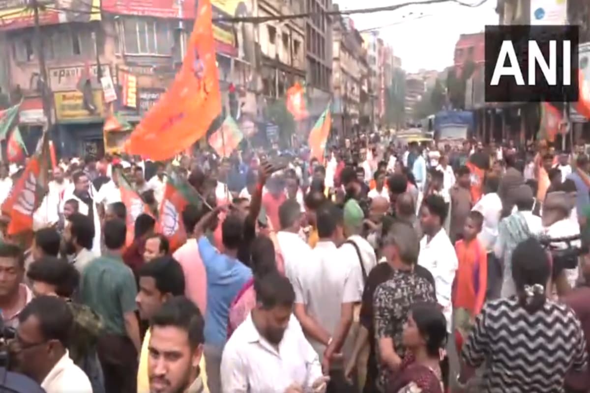 लालू के 'फालतू' और ममता की 'मृत्यु कुंभ' बयान पर बवाल, बीजेपी का बंगाल-UP समेत देशभर में जोरदार प्रदर्शन, देखें वीडियो