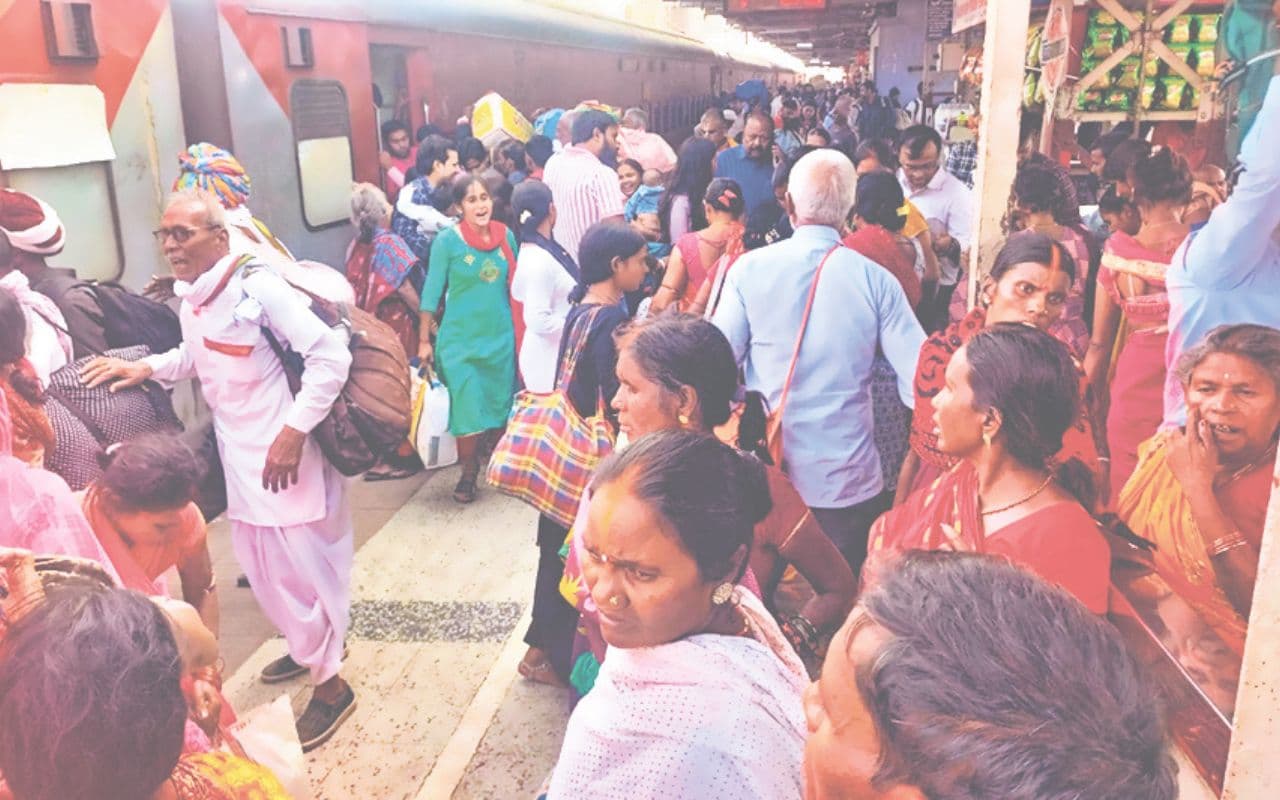 Gaya News: गया रेलवे स्टेशन से गुजरने वाली राजधानी सहित 9 एक्सप्रेस ट्रेनें रद्द, देखें सूची