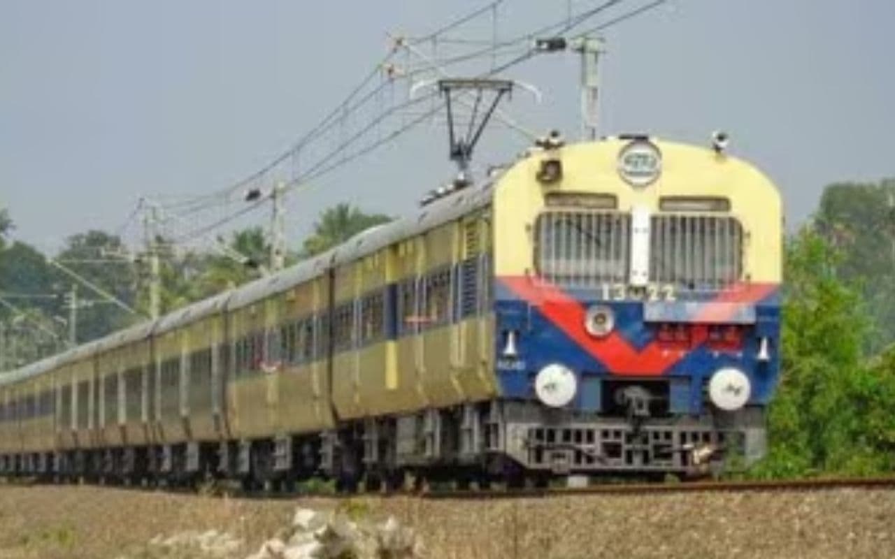 Bihar Train: आज से चलेगी पाटलिपुत्र-बलिया मेमू ट्रेन, पटना जंक्शन से चलेगी थावे के लिए विशेष गाड़ी