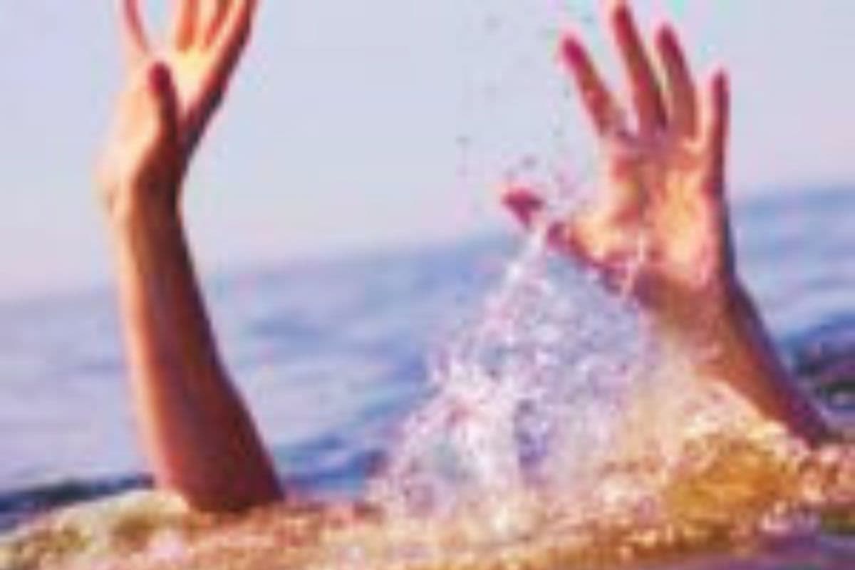 बिहार के पूर्वी चंपारण में बूढ़ी गंडक नदी में डूबे तीन बच्चे, दो शव बरामद, एक लापता