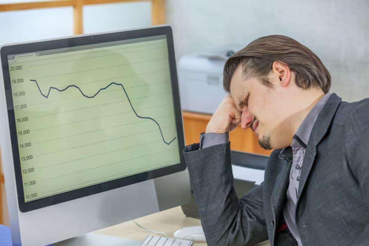 Asian Markets Fall: ट्रंप का टैरिफ विस्फोट! चीन को झटका, एशियाई शेयर बाजार धड़ाम