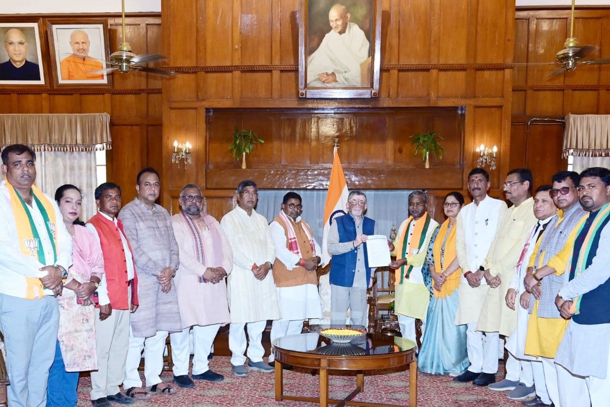 झारखंड के मंत्री हफीजुल हसन के विवादित बयान के खिलाफ राज्यपाल को बीजेपी का ज्ञापन, कर दी ये मांग