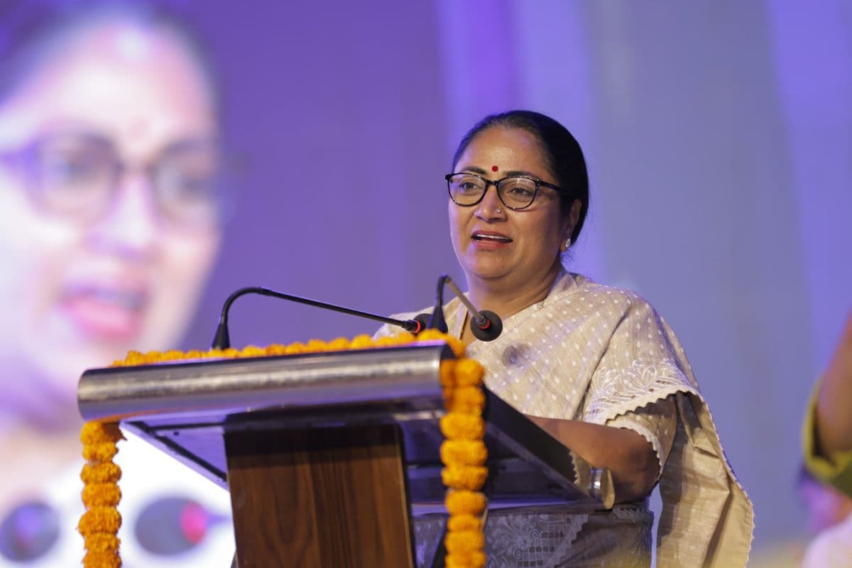 Delhi Govt: दिल्ली में आयुष्मान वय वंदना योजना के लिए मोबाइल पंजीकरण अभियान हुआ शुरू