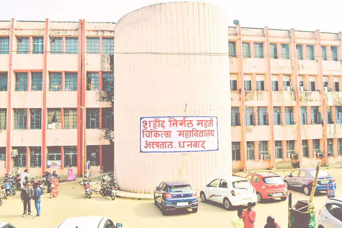 आयुष्मान भारत योजना के तहत मुफ्त दवा के लिए करनी पड़ती है भाग-दौड़