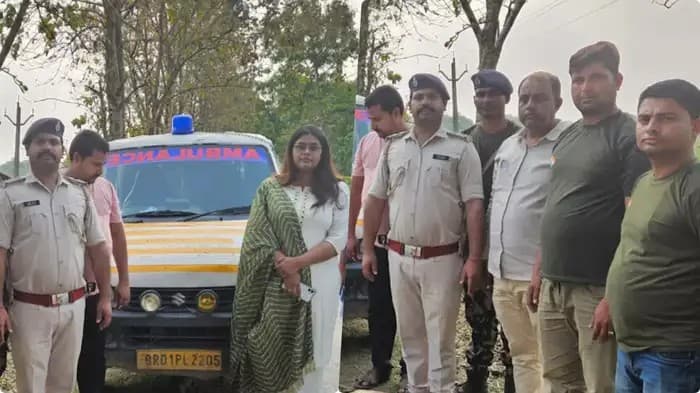 Bihar News: एंबुलेंस खुलते ही दंग रह गई पुलिस, इस बार शराब नहीं किसी अन्य चीजों की हो रही थी तस्करी