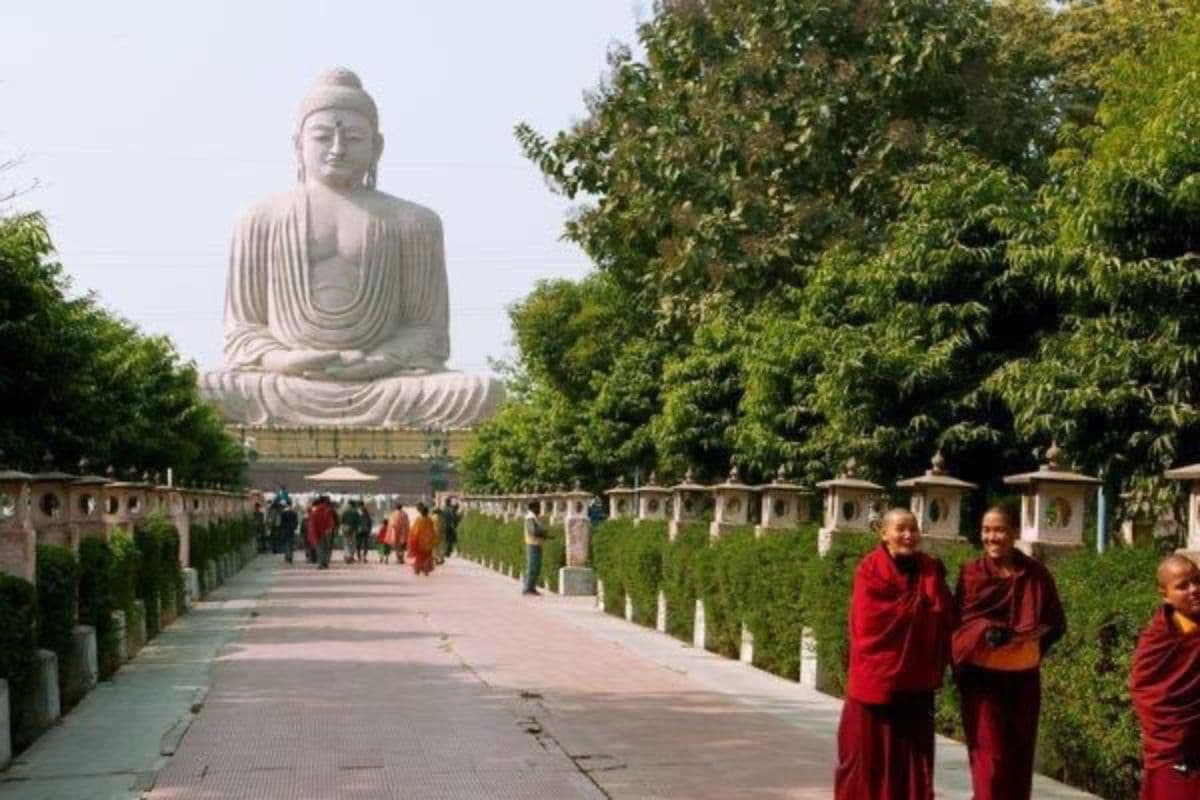 Mahabodhi Temple: SC ने महाबोधि मंदिर को बौद्धों को सौंपने की याचिका खारिज की, हाईकोर्ट जाने की सलाह