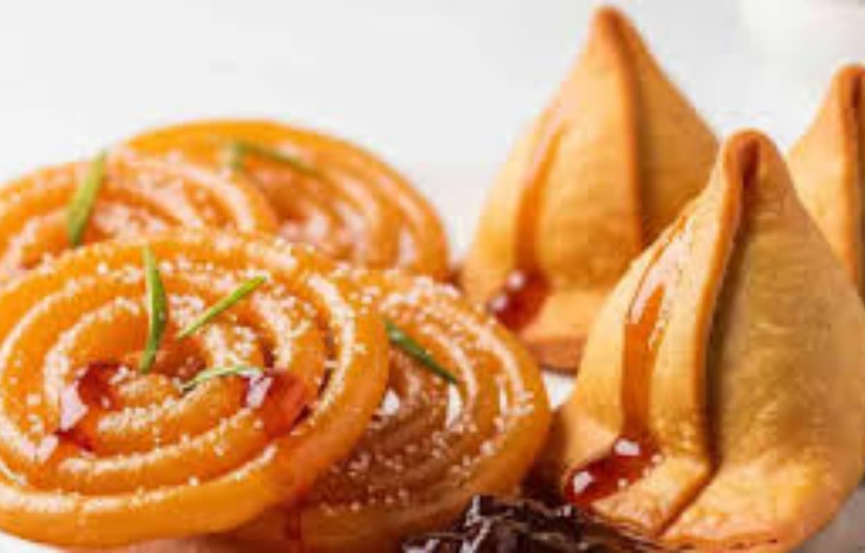 क्या समोसा-जलेबी पर लगेगा बैन? ममता बनर्जी ने तोड़ी चुप्पी