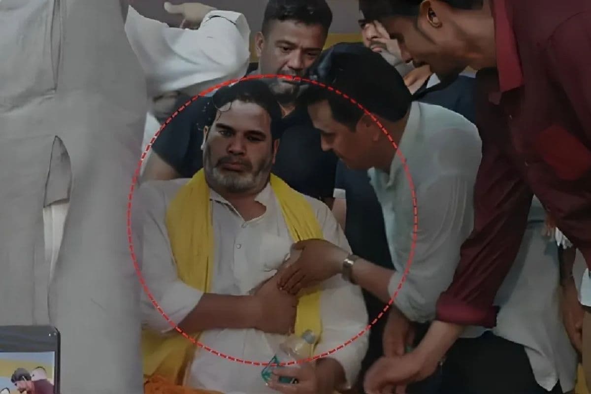 प्रशांत किशोर की पसली में लगी चोट, भोजपुर में कार्यक्रम छोड़ हॉस्पिटल में एडमिट 