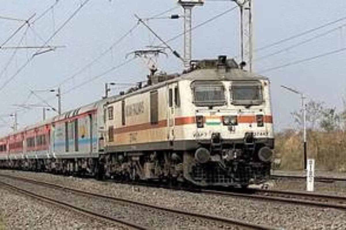 सांसदों की यात्रा होगी आसान, रेलवे बना रहा खास टिकट बुकिंग साफ्टवेयर