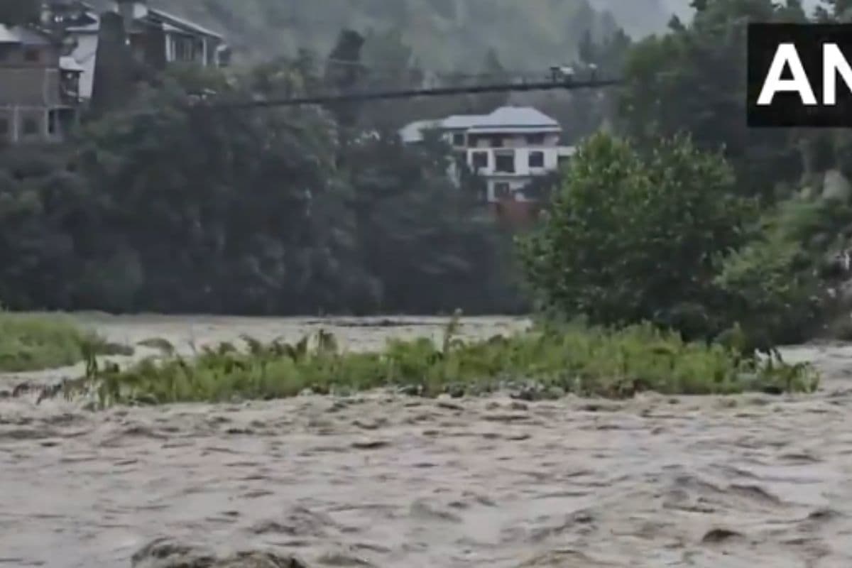 जम्मू-कश्मीर के डोडा में बादल फटने से तबाही, 10 से ज्यादा घर तबाह