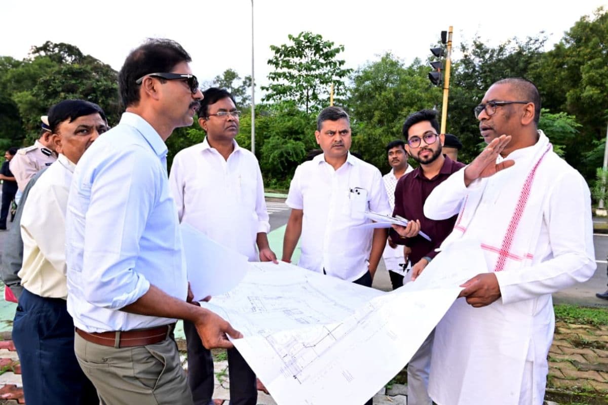 सीएम हेमंत सोरेन ने कन्वेंशन सेंटर का किया स्थल निरीक्षण, अफसरों को दिया ये निर्देश