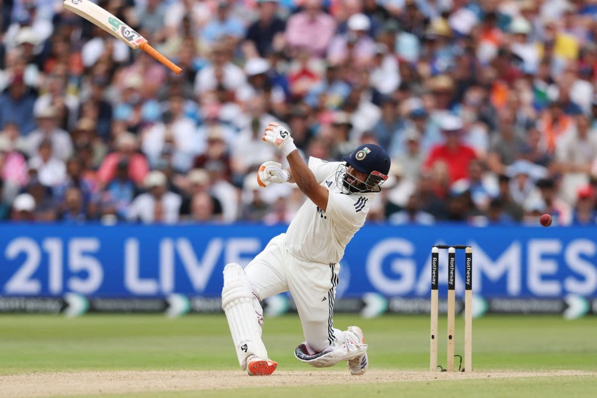 पंत के ट्रेडमार्क शॉट्स बने चर्चा का विषय, दिग्गज क्रिकेटर कुक और वॉर्नर ने बनाया मजाक