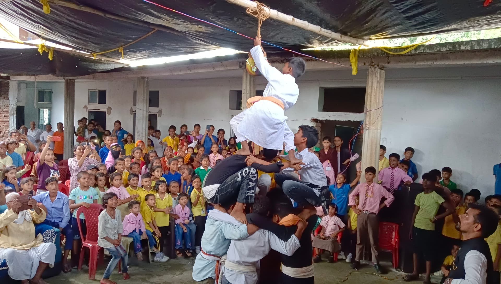 सृष्टि इंटरनेशनल स्कूल में सांस्कृतिक कार्यक्रम का आयोजन