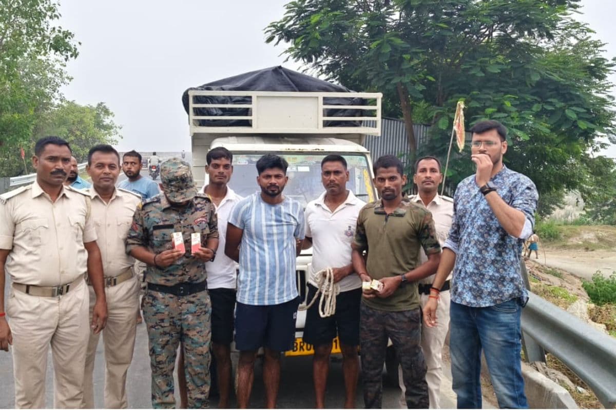 यूपी से बिहार आ रही थी शराब की खेप, पिकअप वैन से 41 पेटी विदेशी शराब के साथ तस्कर गिरफ्तार